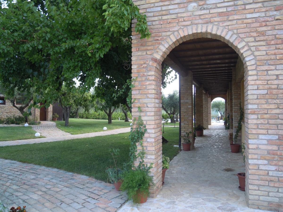 Agriturismo Piccolo Albero Loreto Aprutino Exterior foto